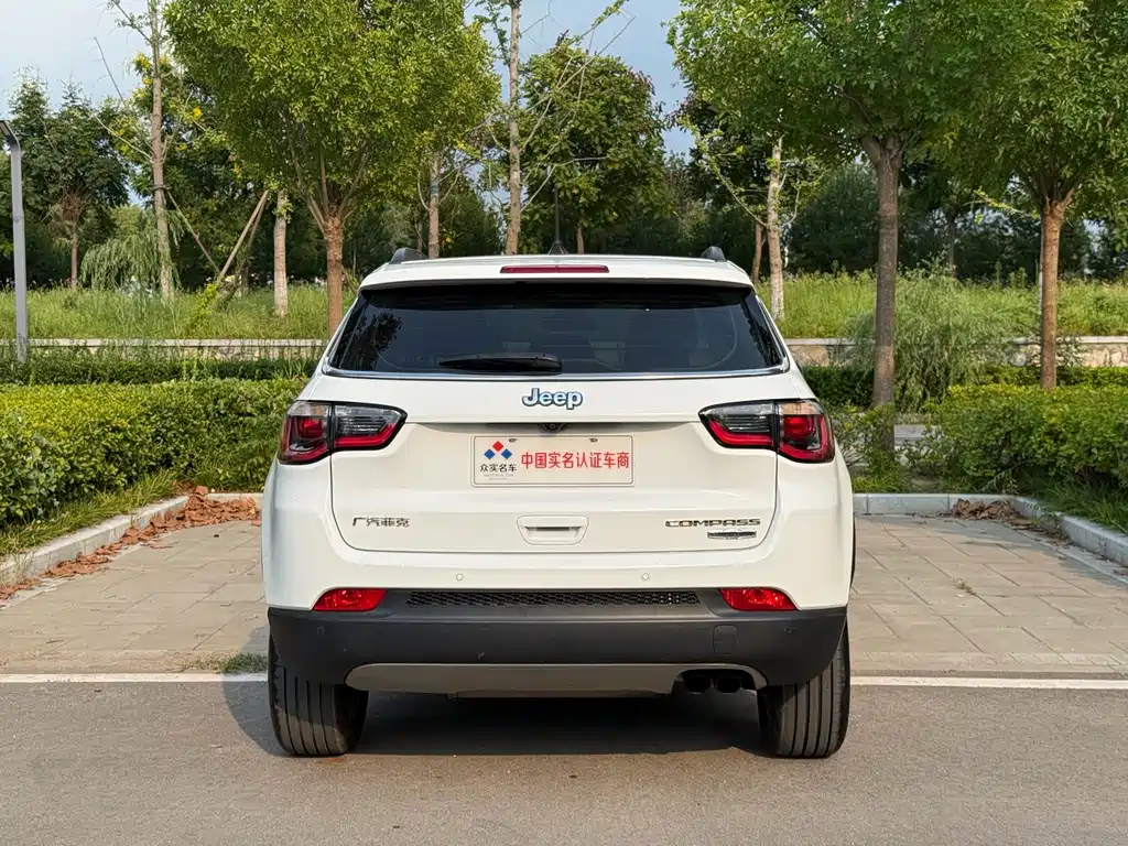 Jeep Compass 2017 — фото 19