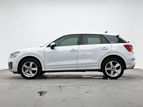 Audi Q2L 2021
