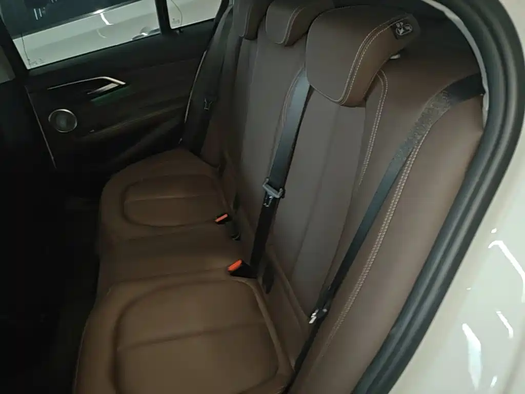 BMW 1 Series 2023 — фото 17