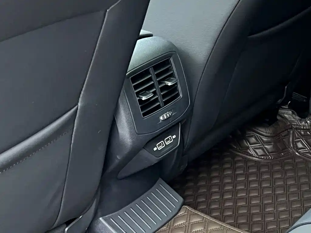 Volkswagen T-Roc 2022 — фото 14