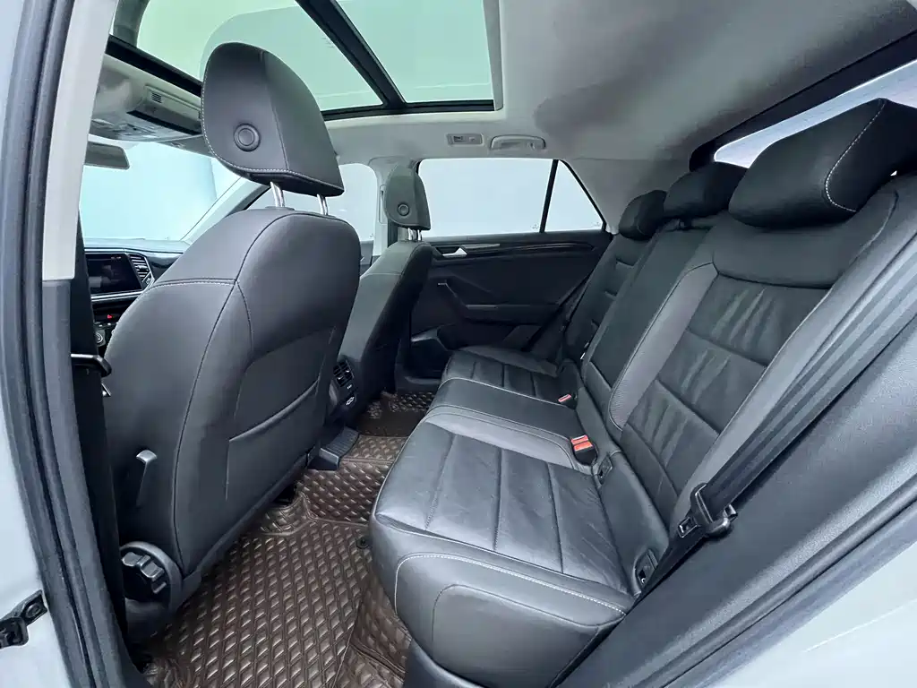 Volkswagen T-Roc 2022 — фото 12