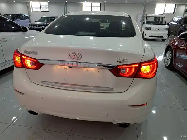 Infiniti Q50L 2016