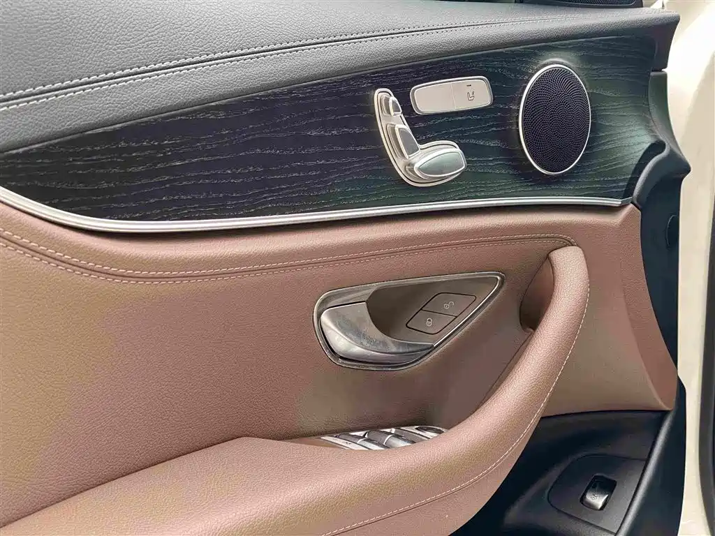 Mercedes-Benz E-Class 2018 — фото 10