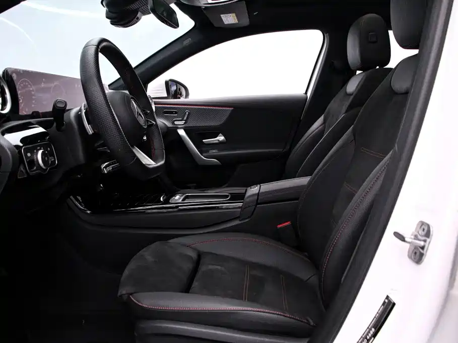 Mercedes-Benz A-Class 2024 — фото 13