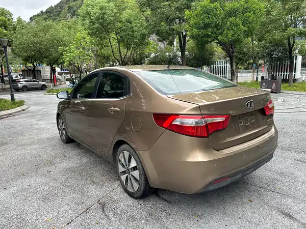 Kia K2 2012