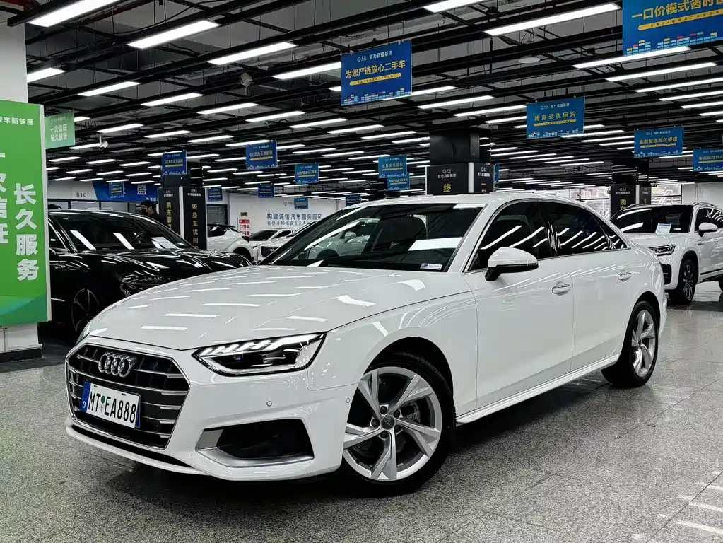 Audi A4L 2021 — фото 1
