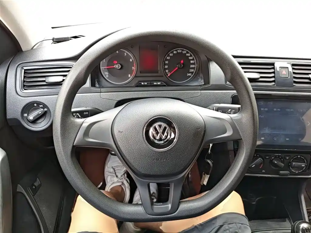 Volkswagen Santana 2018 — фото 11