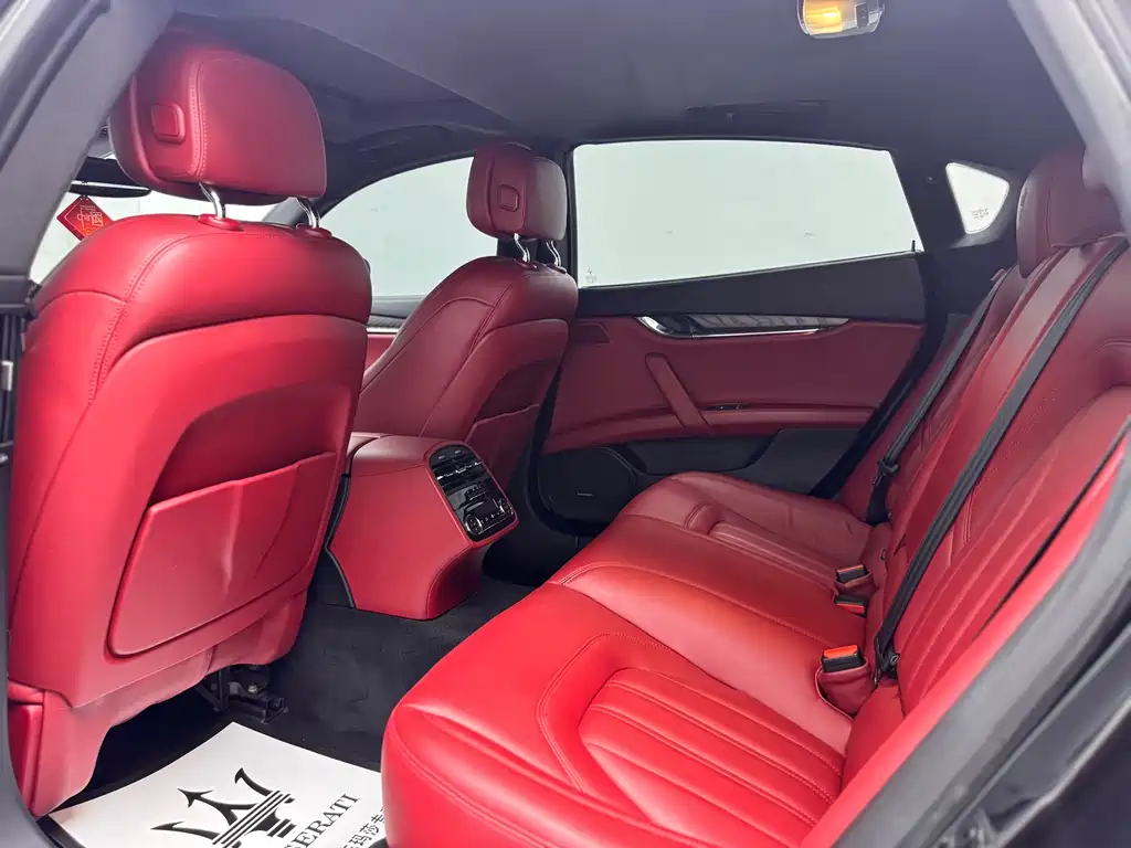 Maserati Quattroporte 2018 — фото 16