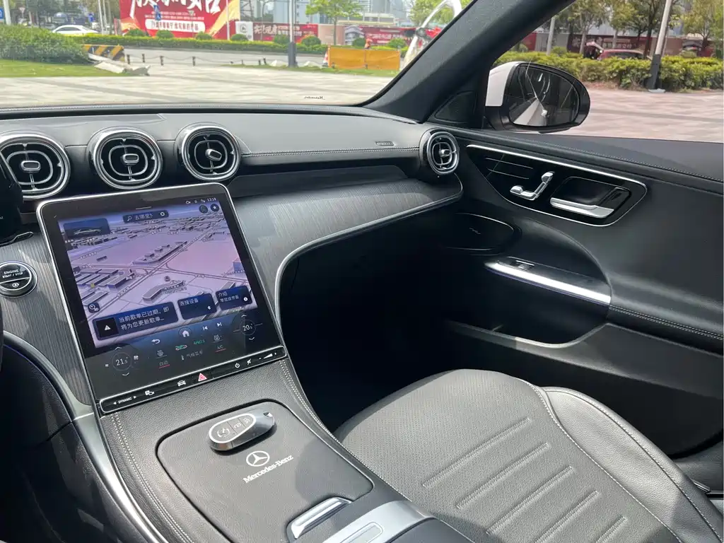 Mercedes-Benz C-Class 2023 — фото 14