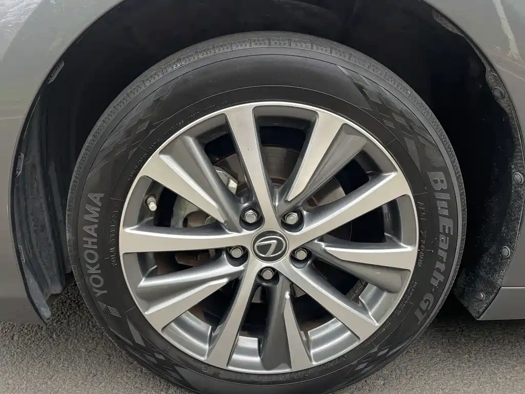 Lexus ES 2021 — фото 10