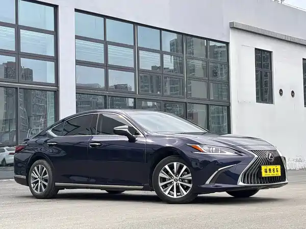 Lexus ES 2018