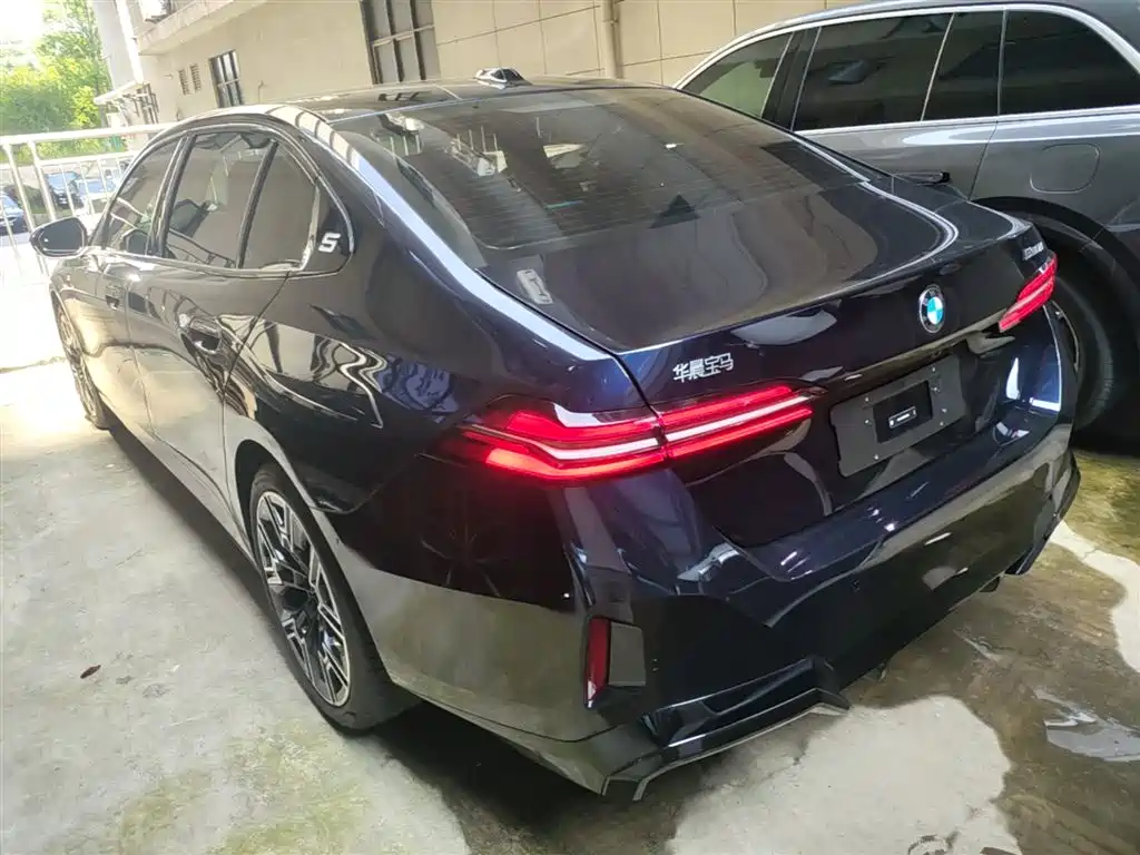 BMW 5 Series 2025