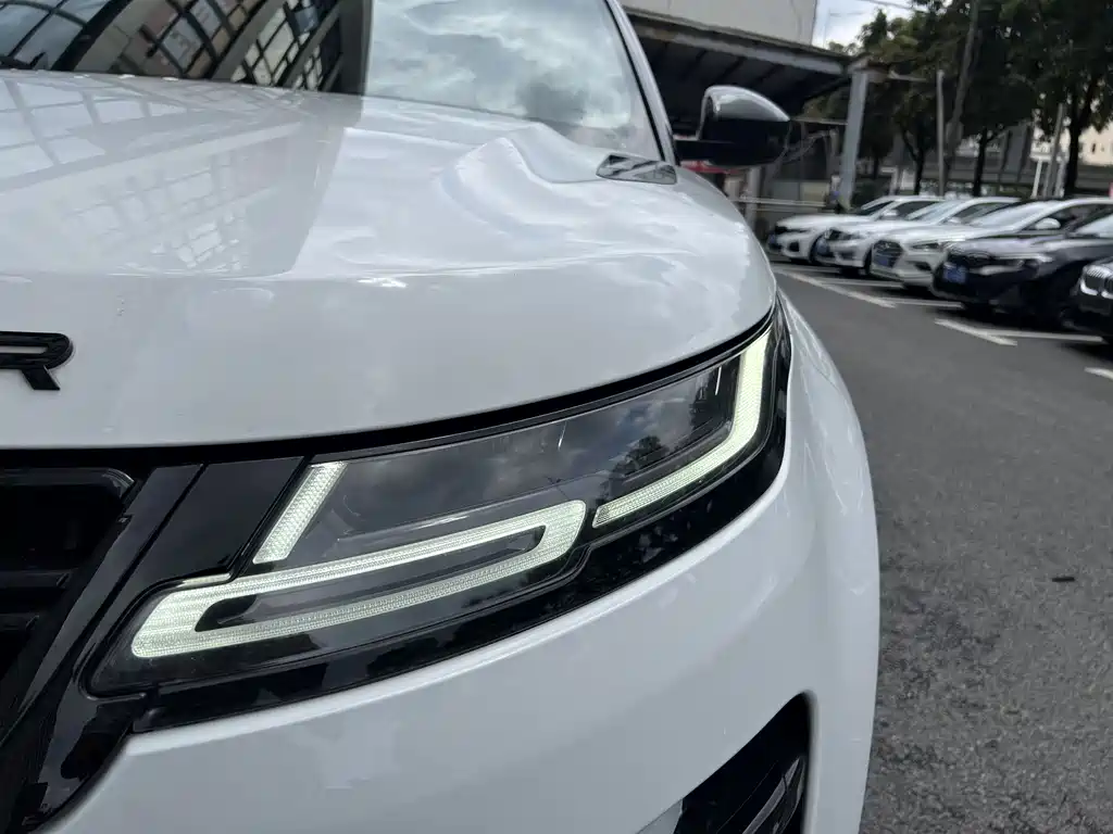 Land Rover Evoque 2021 — фото 16