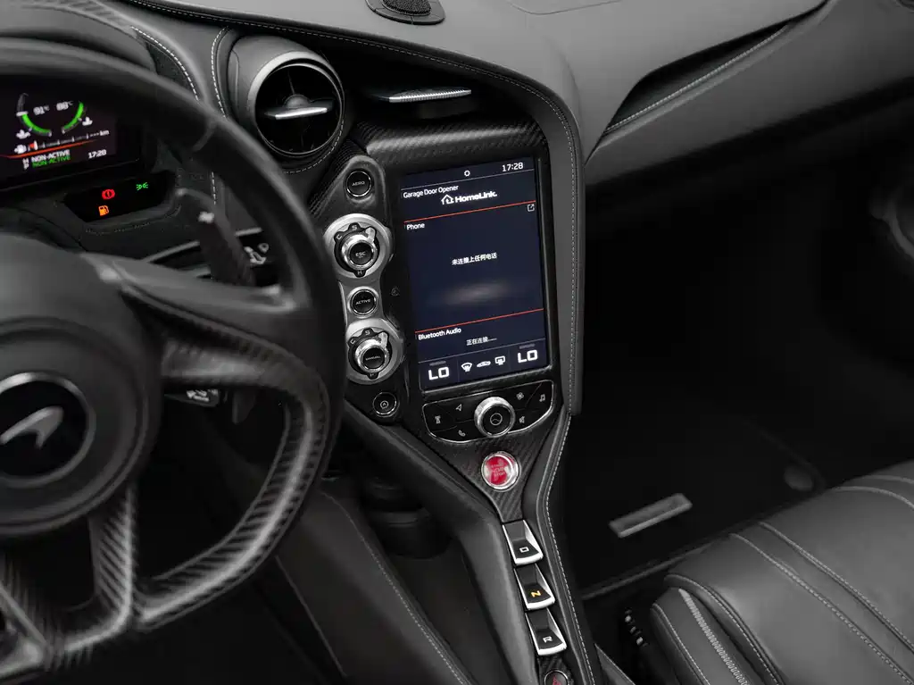 McLaren 720S 2020 — фото 16