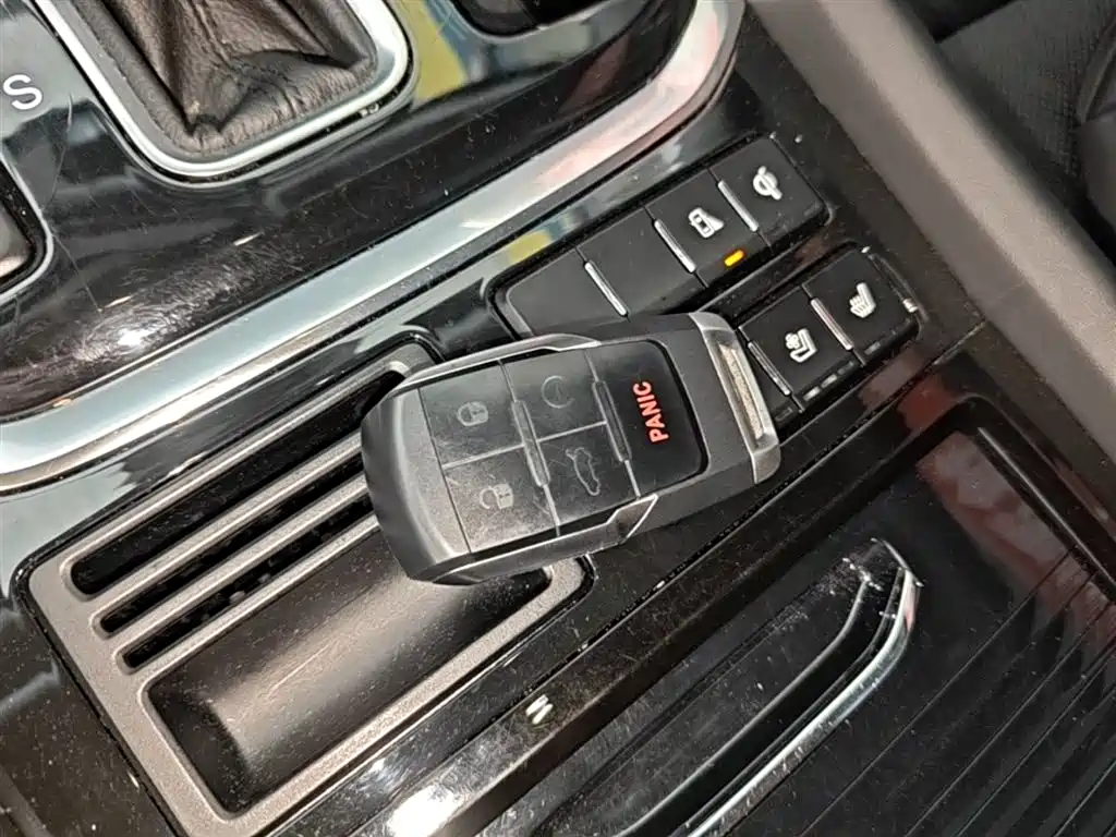 GAC Motor Trumpchi GS8 2018 — фото 9