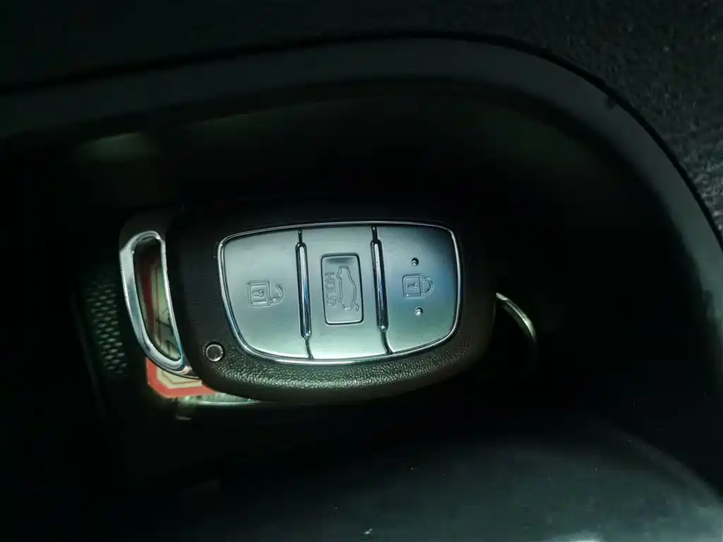 Hyundai Sonata 2015 — фото 9