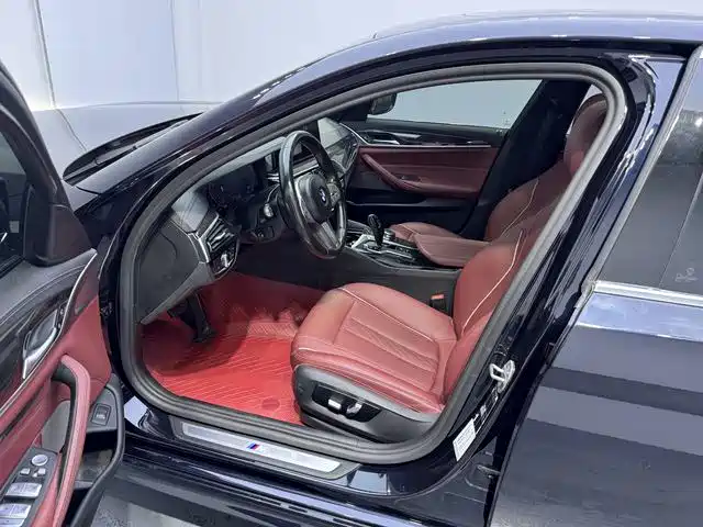 BMW 5 Series 2023 — фото 14