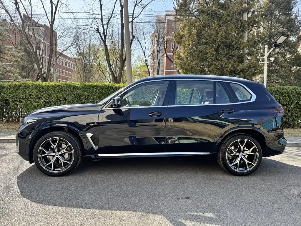 BMW X5 2025 — фото 2