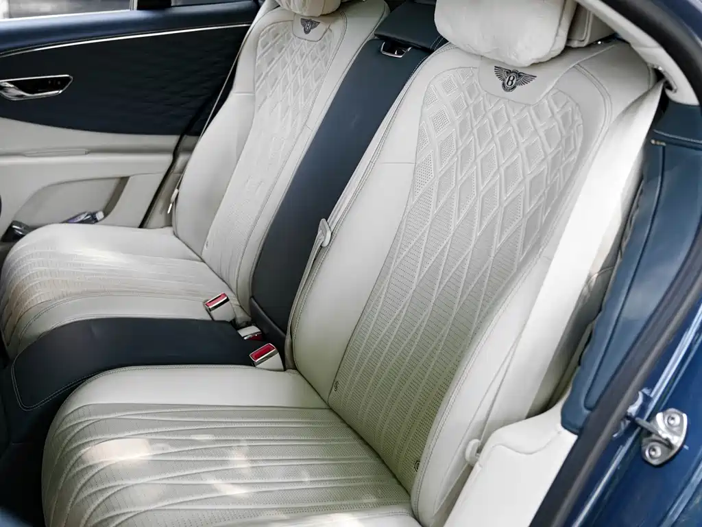 Bentley Flying Spur 2021 — фото 16