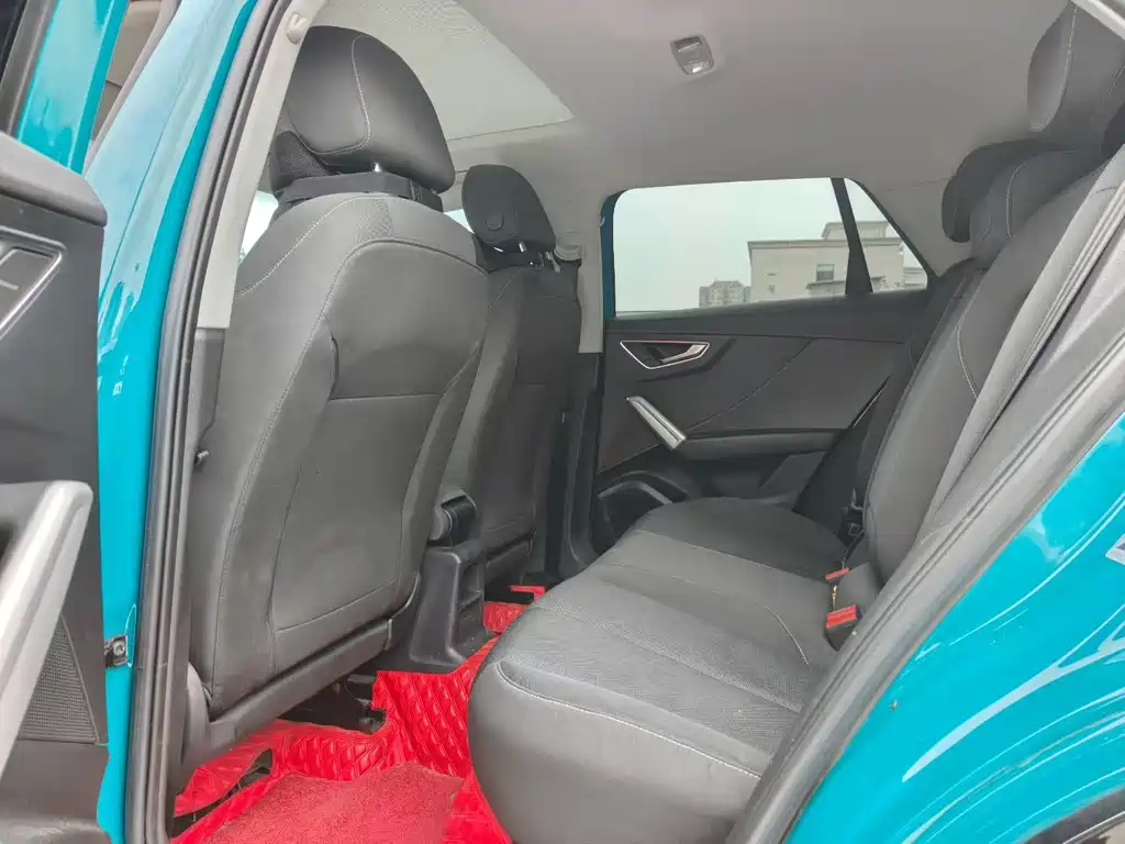Audi Q2L 2021