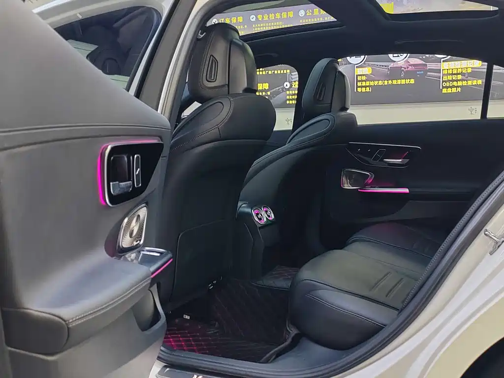 Mercedes-Benz C-Class 2023 — фото 9