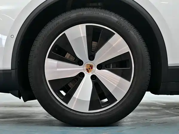 Porsche Macan New Energy 2025