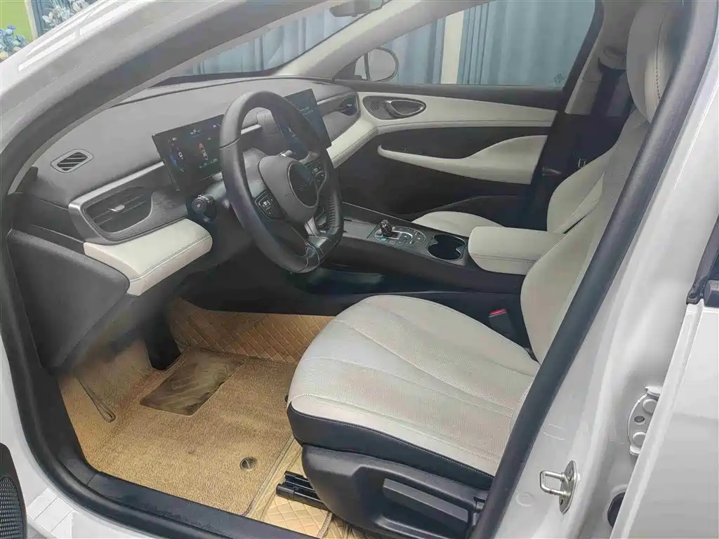 BYD Seal 05 DM-i 2025 — фото 4