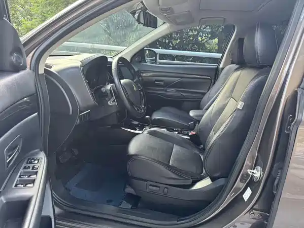 Mitsubishi Outlander 2019
