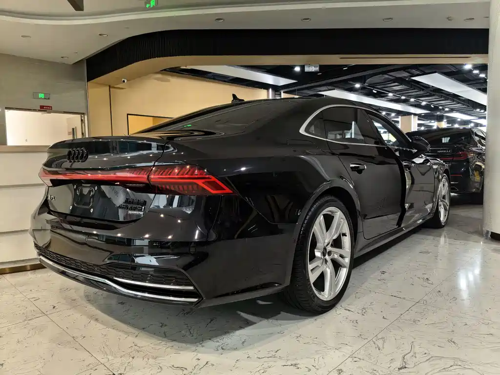 Audi A7L 2023 — фото 10