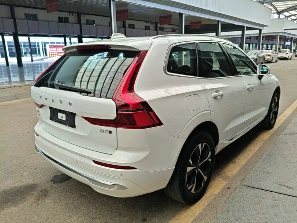Volvo XC60 2025