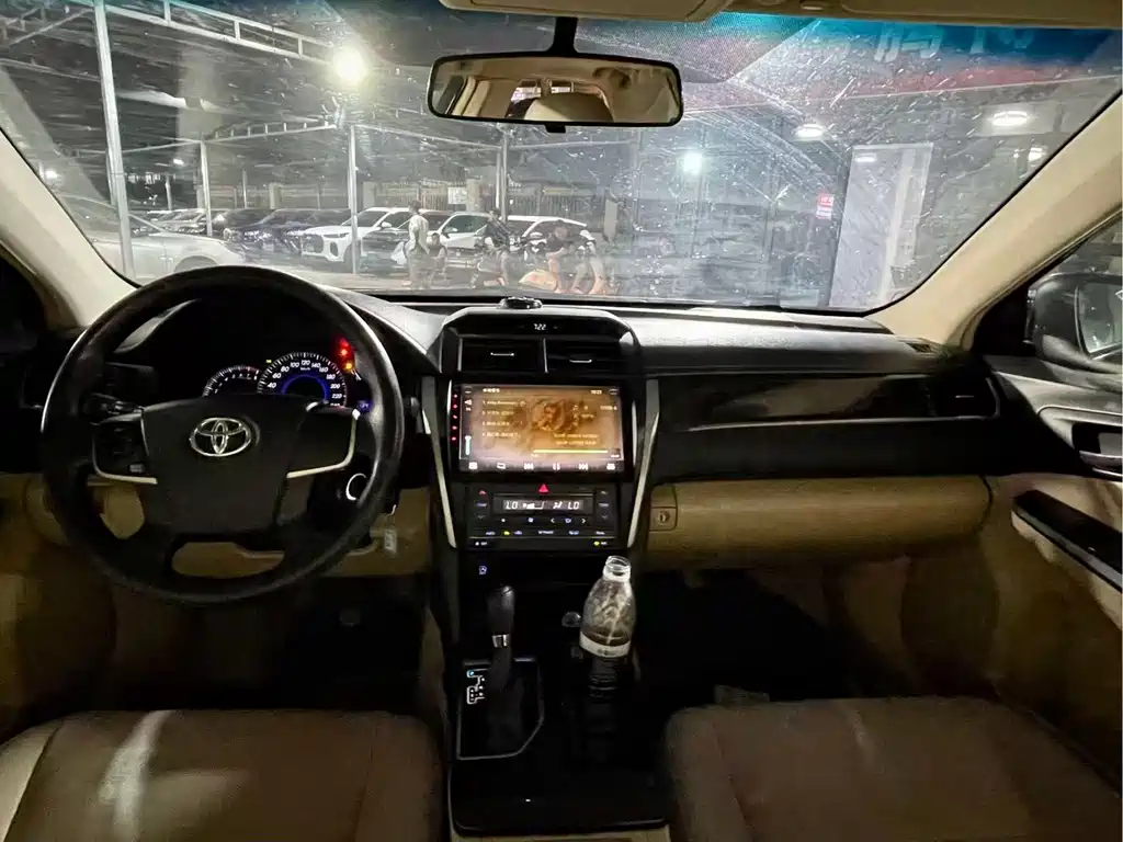 Toyota Camry 2018 — фото 4
