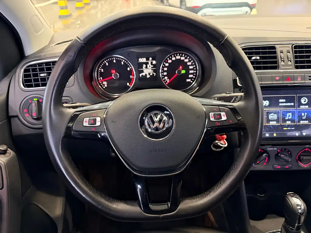 Volkswagen Polo 2019 — фото 22