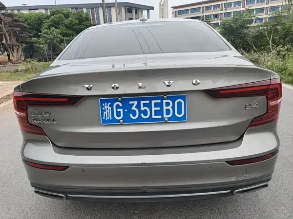 Volvo S60 2022