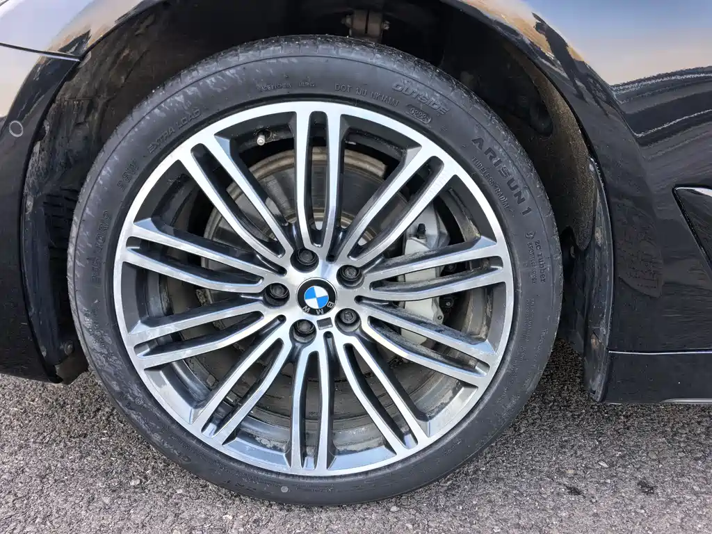BMW 5 Series 2018 — фото 4