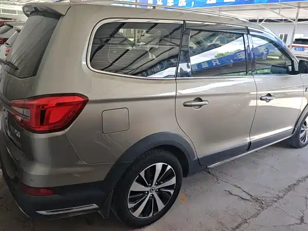Dongfeng Jingyi X6 2017