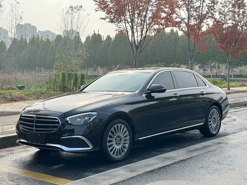 Mercedes-Benz E-Class 2022 — фото 1