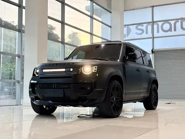 Land Rover Defender 2023