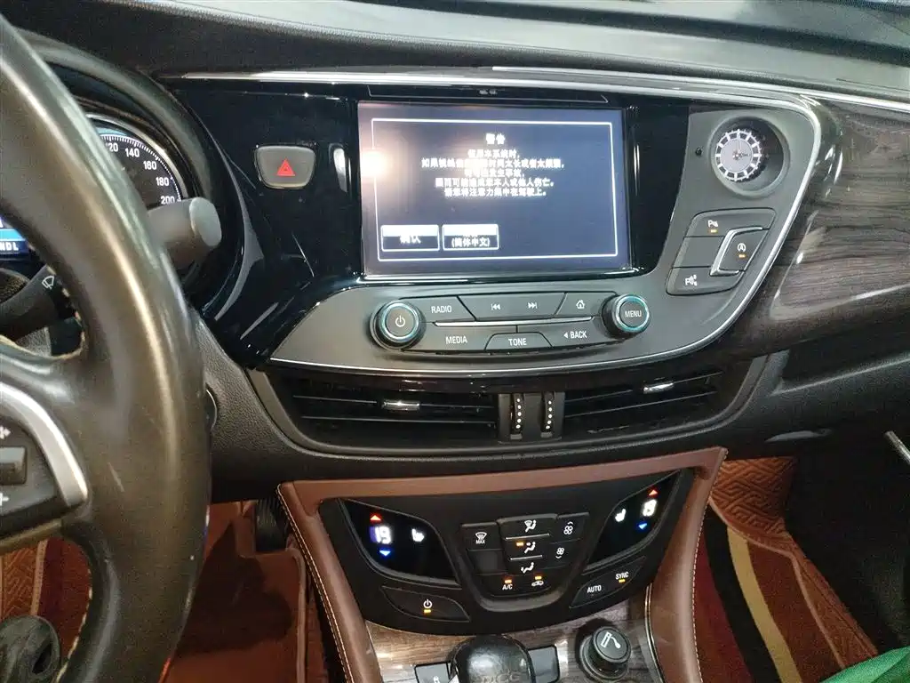 Buick Envision Plus 2017 — фото 9