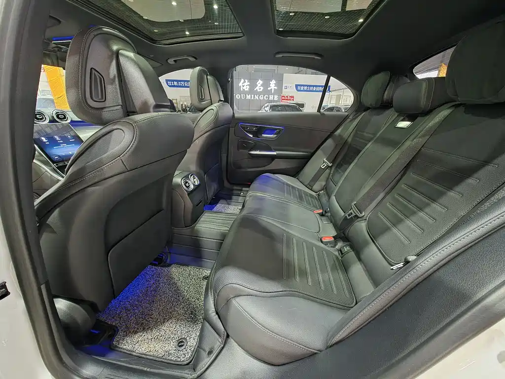 Mercedes-Benz C-Class 2023 — фото 12