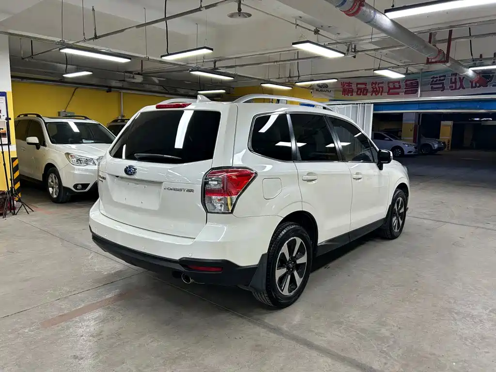 Subaru Forester 2017 — фото 8