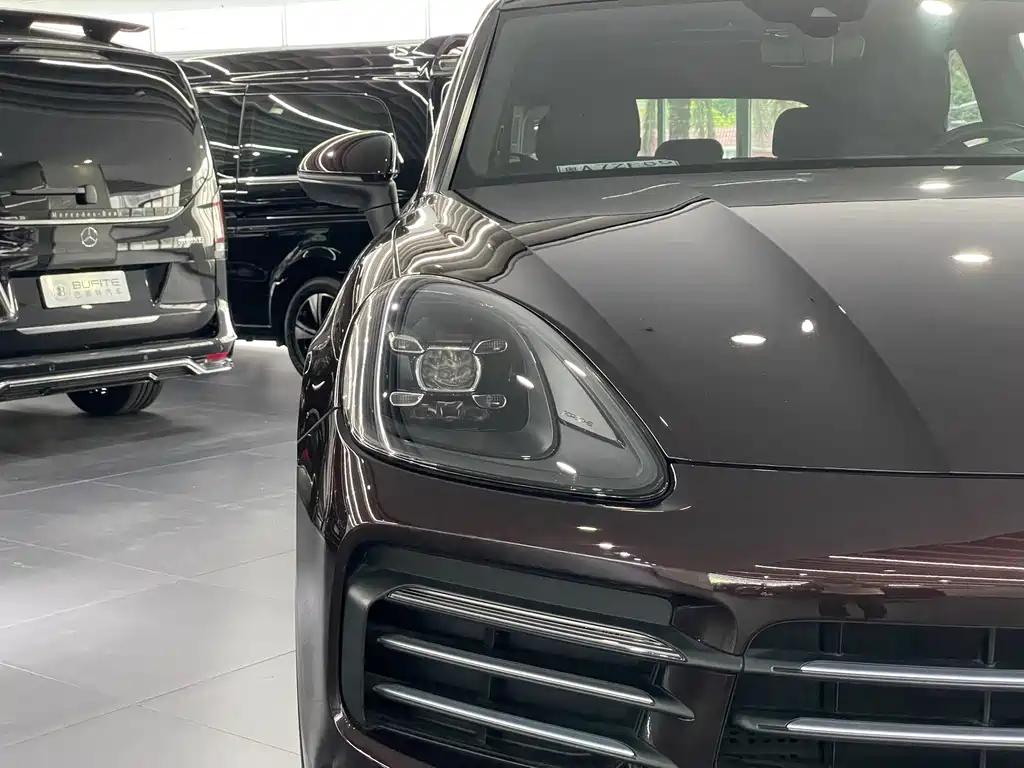 Porsche Cayenne Hybrid 2019 — фото 39