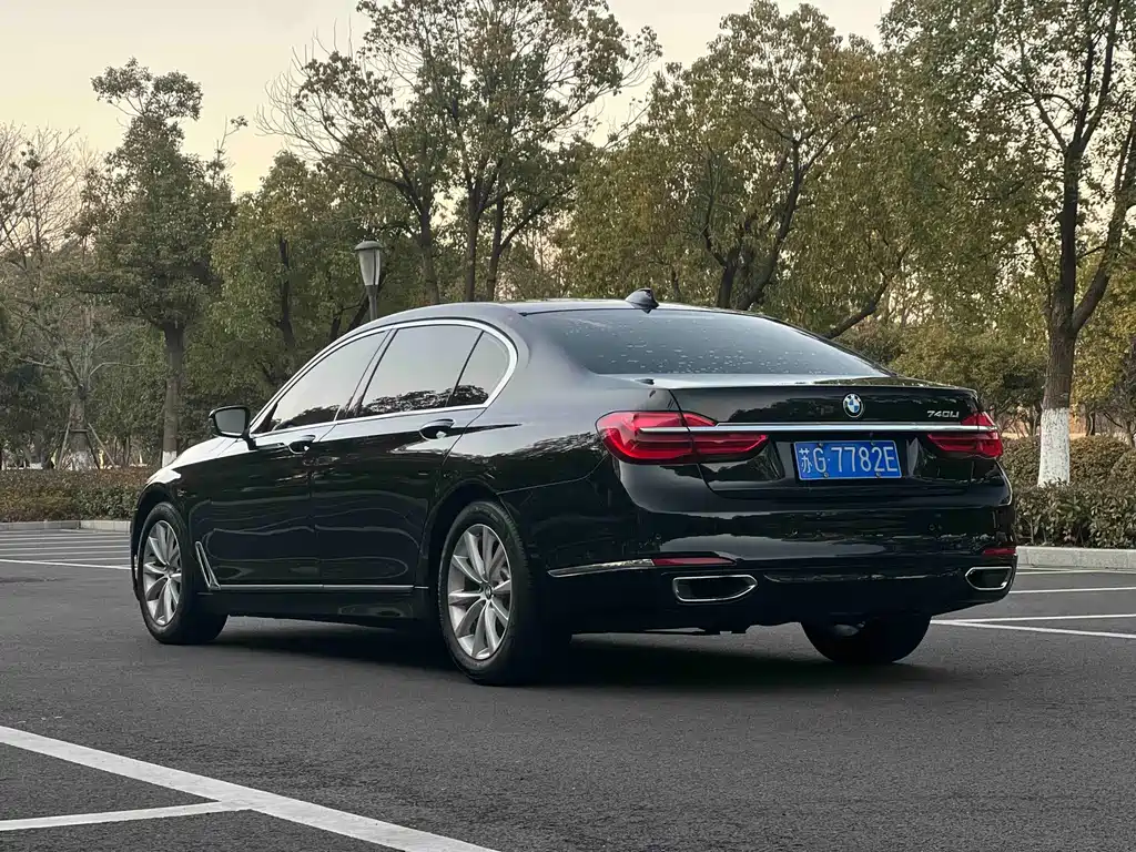BMW 7 Series 2017 — фото 6