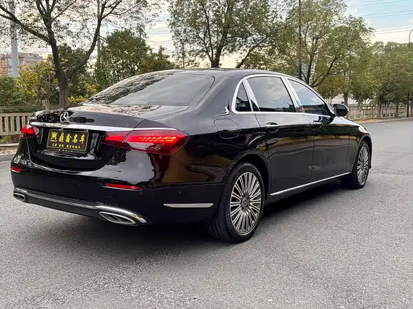 Mercedes-Benz E-Class 2022