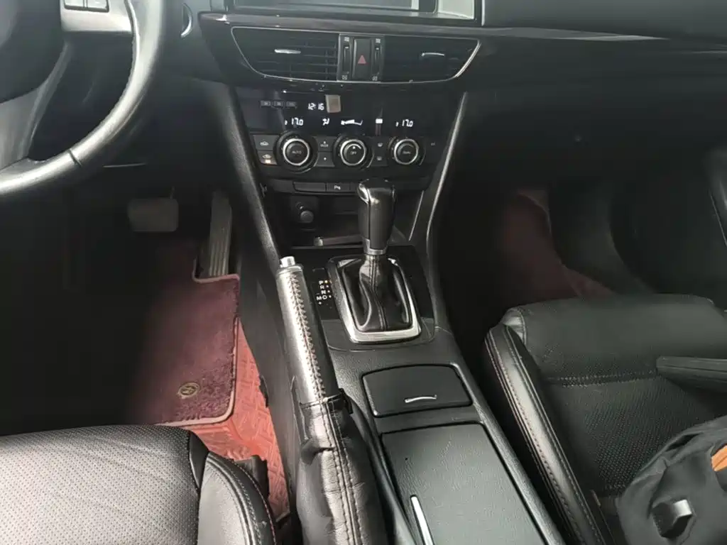 Mazda Atenza 2015 — фото 14