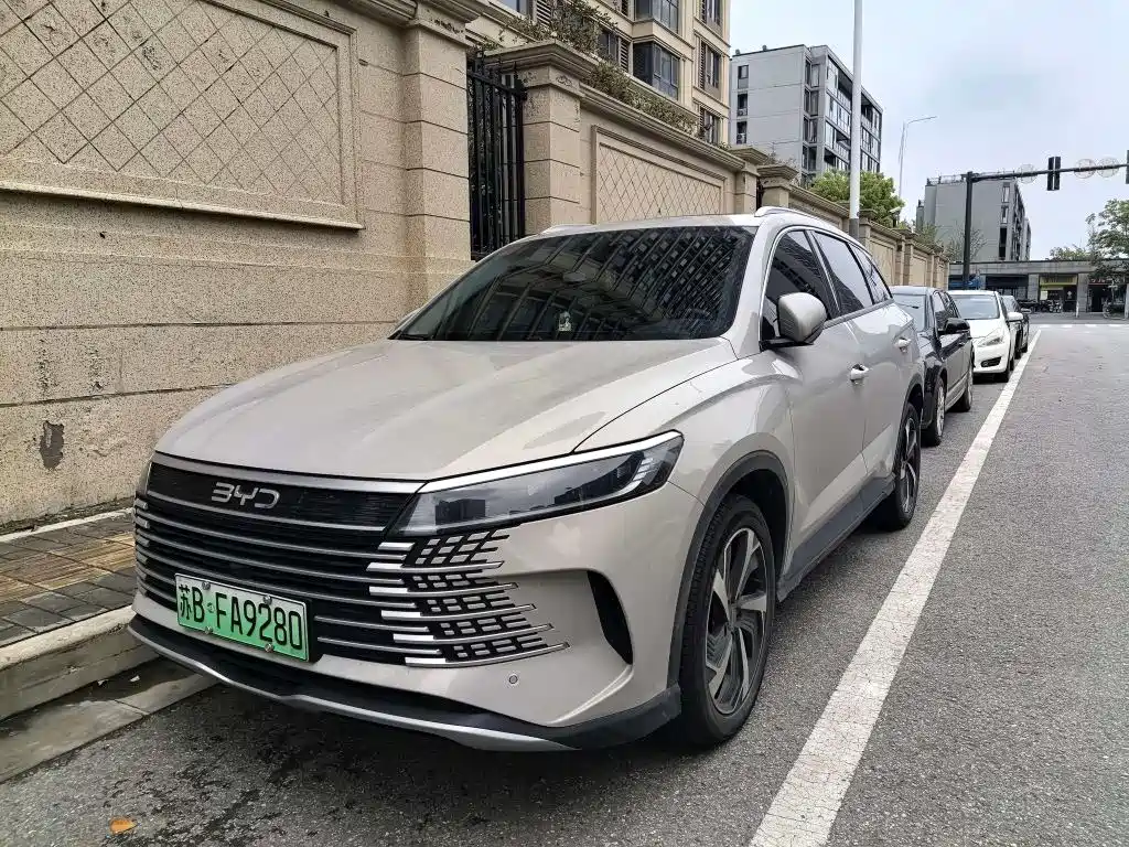 BYD Seal 05 DM-i 2025 — фото 1