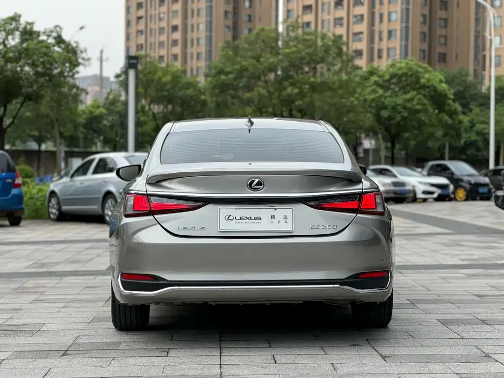 Lexus ES 2022 — фото 5