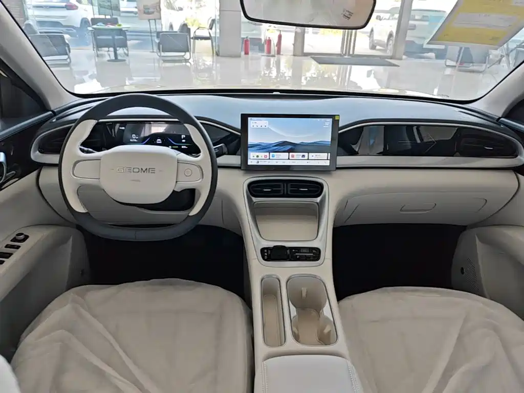 Geely Galaxy Starwish 2026 — фото 10