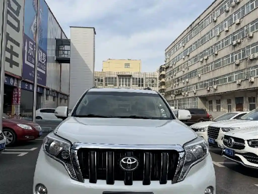 Toyota Prado 2017 — фото 2