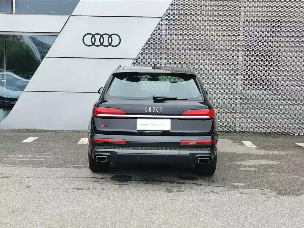 Audi Q7 2025 — фото 6