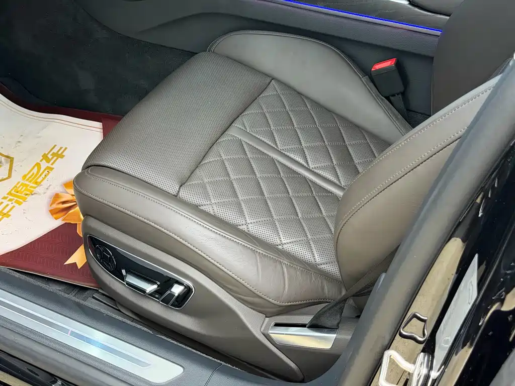 Audi A8 2021